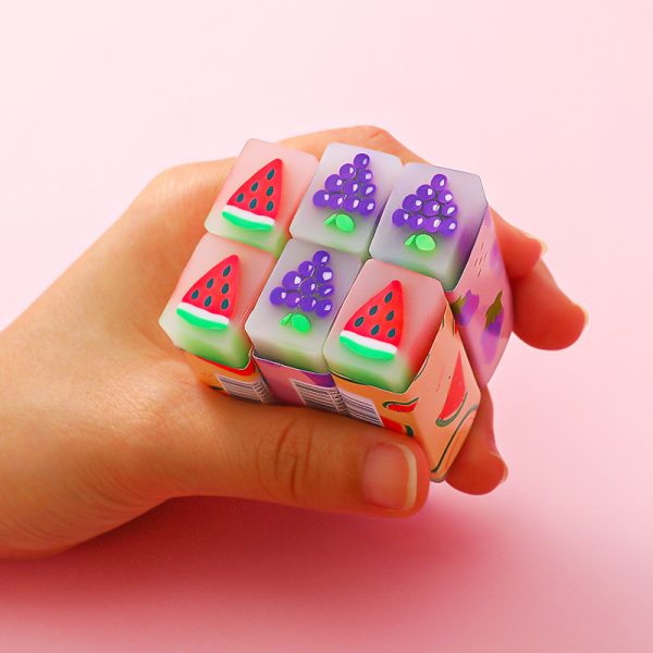Borrador con forma de frutas